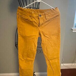 Gap 1969 corduroy jeans, straight leg, mustard yellow!